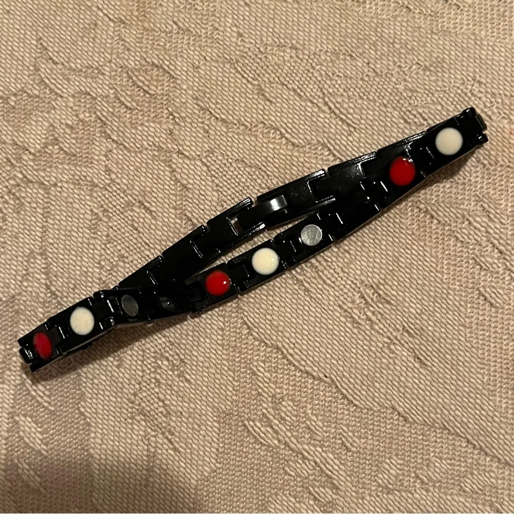 NWT Black Titanium Magnetic Therapy Bracelet – 8 Inch